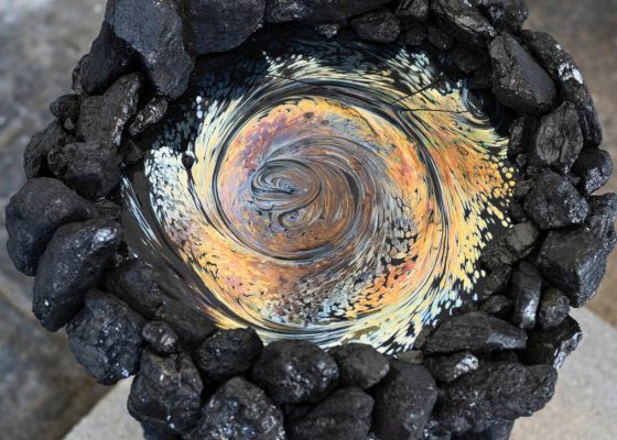 Visuel De la terre jaillit la lumière.